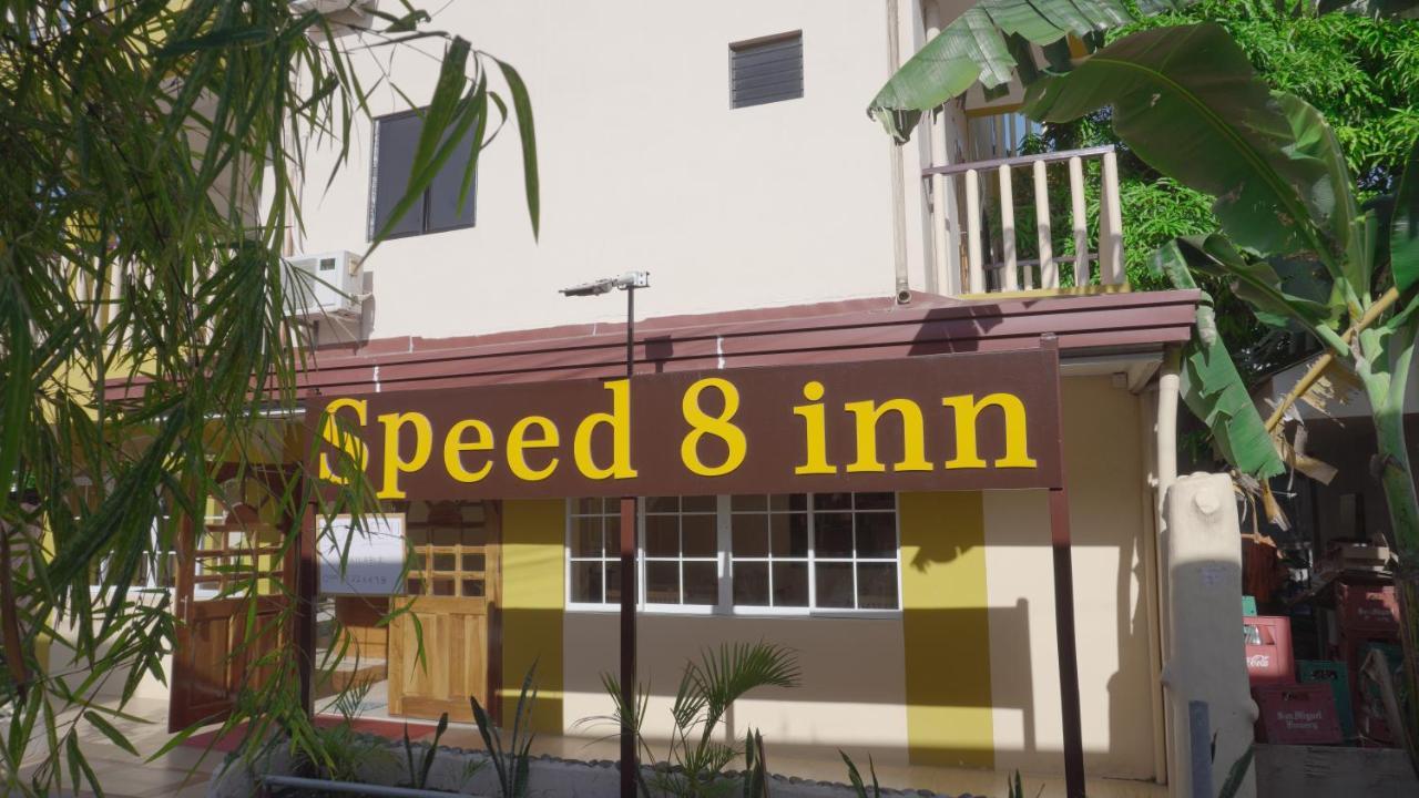 Speed 8 Inn Moalboal Exteriör bild
